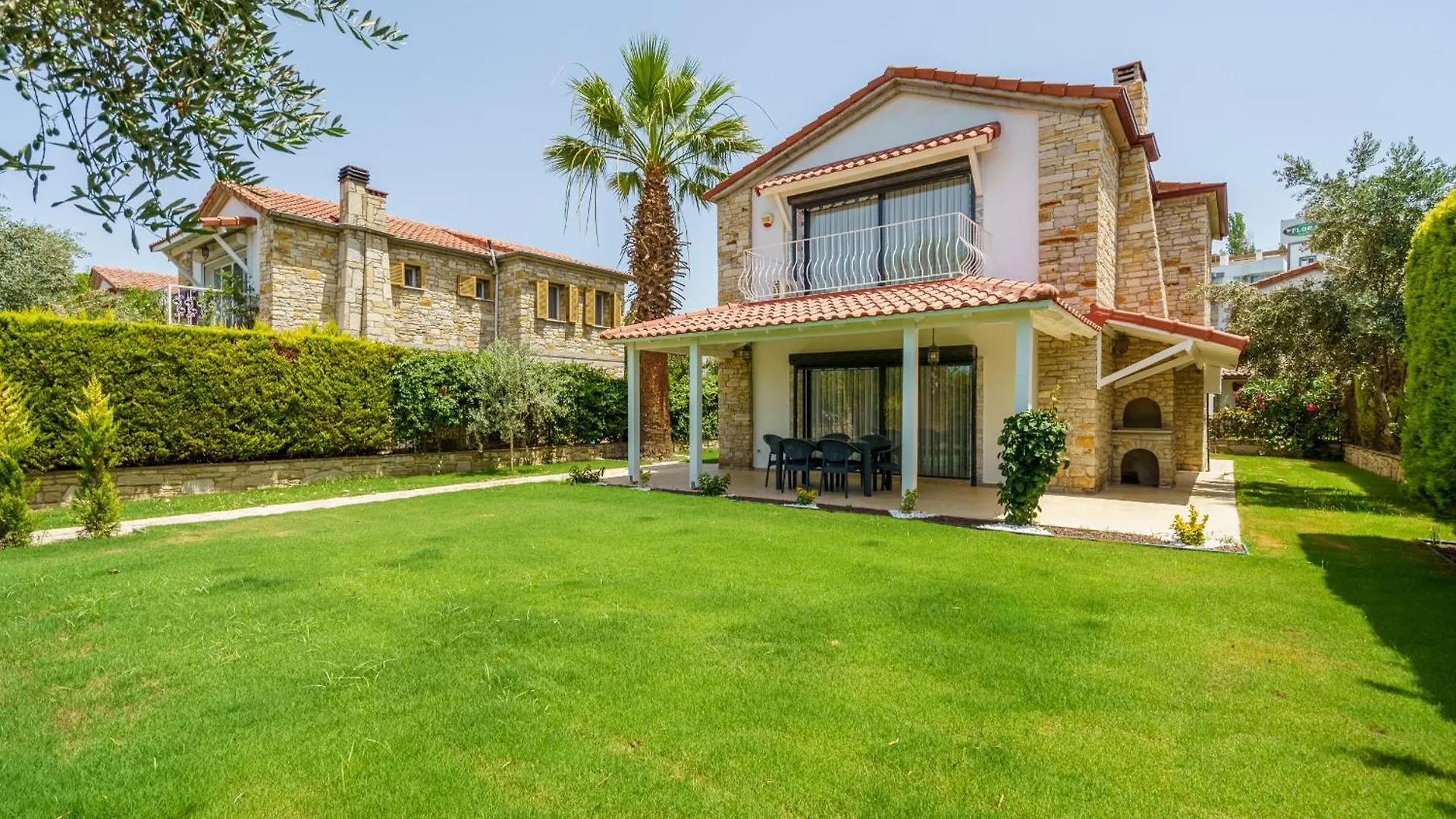 Stone Villa Near Long Beach & Kusadasi Shopping Mall location