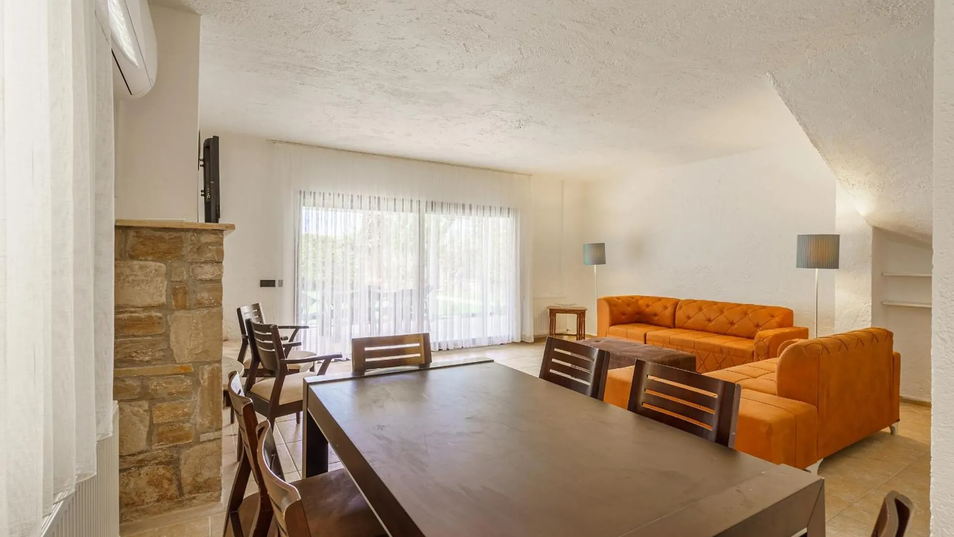 Stone Villa Near Long Beach & Kusadasi Shopping Mall 0*,  土耳其
